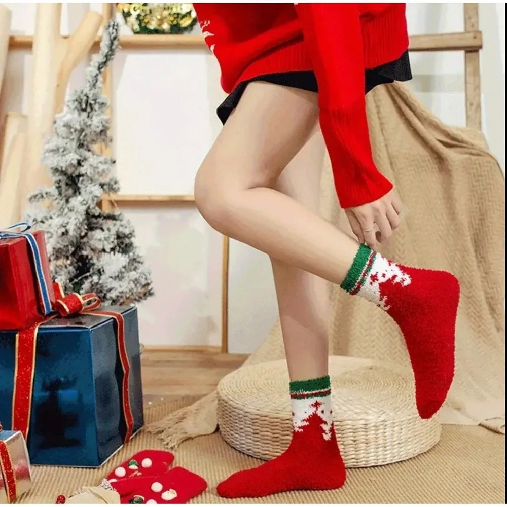 Christmas Heavy Fuzzy Soft Warm Novelty Socks 5pk Reindeer Santa 7-11 NEW‎
